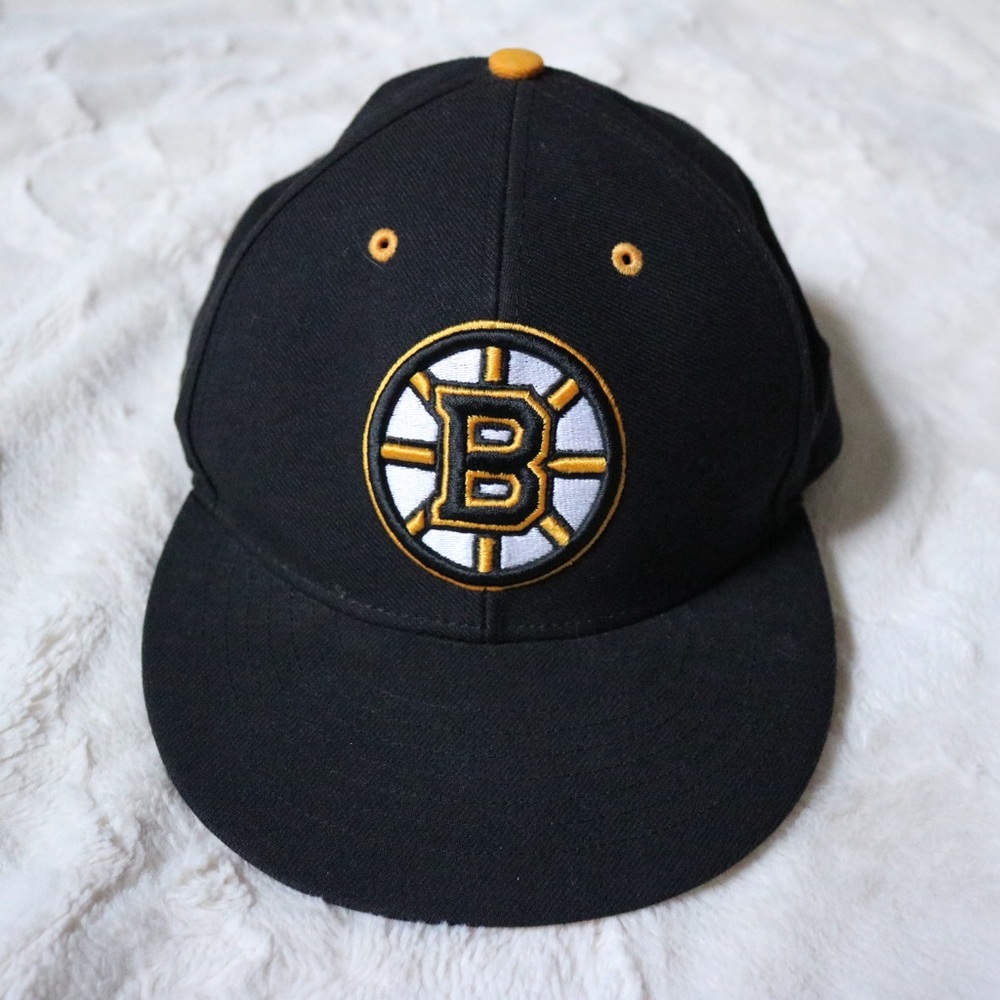Bruins Black Flat Snapback Cap